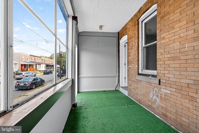 15 Adella Ave in Trenton, NJ - Foto de edificio - Building Photo
