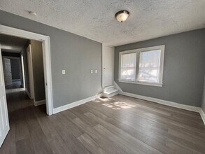 1093 S Champion Ave in Columbus, OH - Building Photo - Building Photo