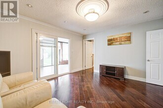 98 Weldrick Rd W in Richmond Hill, ON - Building Photo - Building Photo