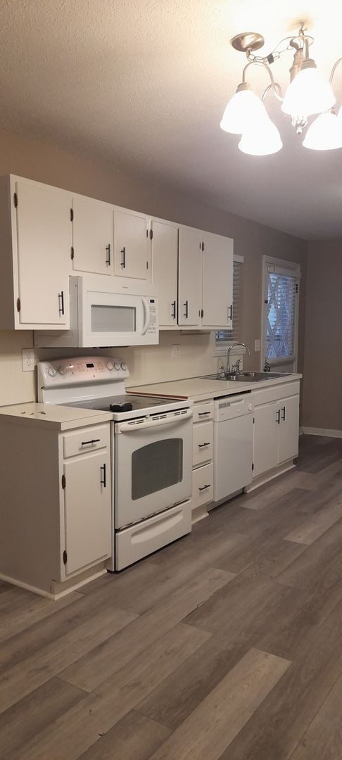 7273-7275 Valley Ln in Middle Valley, TN - Building Photo - Building Photo