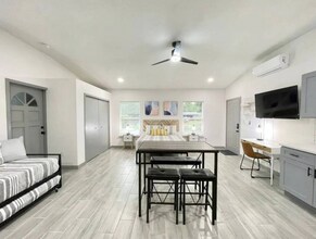 1213 Corbett Ln in Orlando, FL - Building Photo - Building Photo
