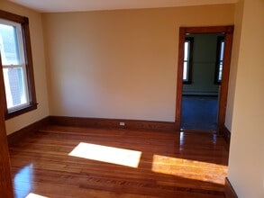 14 Bardwell St, Unit 2 in South Hadley, MA - Building Photo - Building Photo