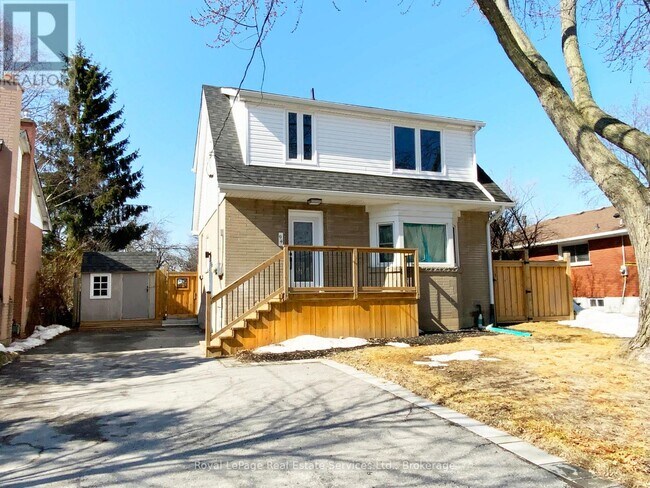 94 W 32nd St in Hamilton, ON - Building Photo - Building Photo