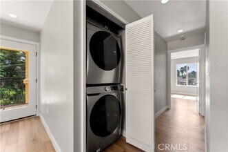 711 N Clementine St-Unit -B in Anaheim, CA - Building Photo - Building Photo