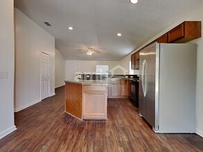 9168 Mill Grove Dr in Jacksonville, FL - Foto de edificio - Building Photo