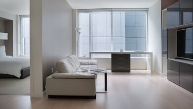 338 Spear St, Unit 8G in San Francisco, CA - Building Photo - Building Photo
