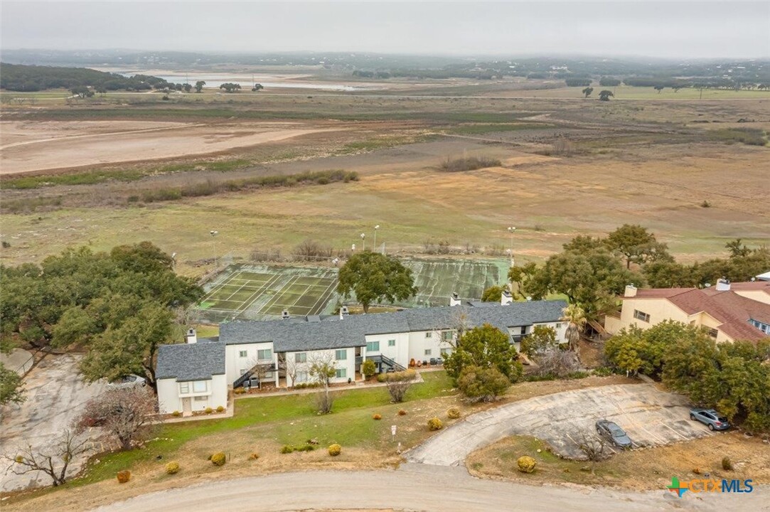 2004 Lakeland Dr in Canyon Lake, TX - Building Photo