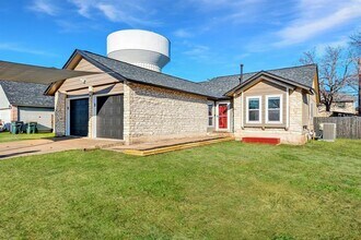 3310 Monument Dr in Round Rock, TX - Building Photo - Building Photo