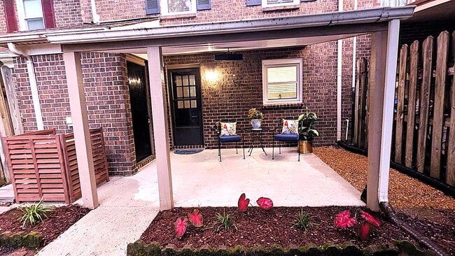property at 11531 Jade Ln SE