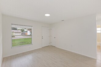 102 Cricket Hollow Ln in Eustis, FL - Building Photo - Building Photo