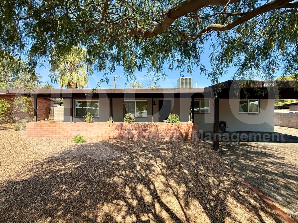 518 S Mann Ave in Tucson, AZ - Foto de edificio