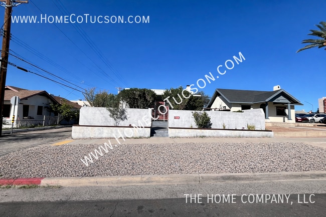 property at 425 N Park Ave