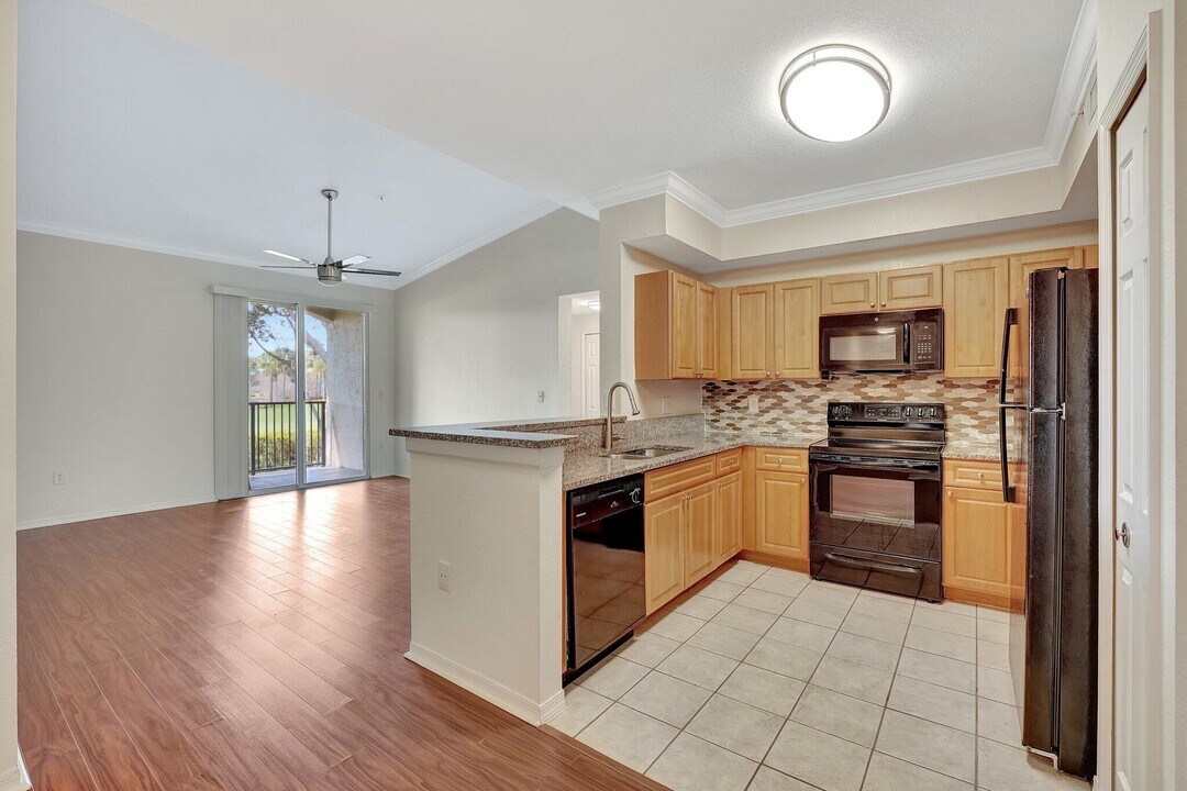 15055 Michelangelo Blvd in Delray Beach, FL - Building Photo