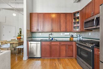 300 Communipaw Ave in Jersey City, NJ - Building Photo - Building Photo