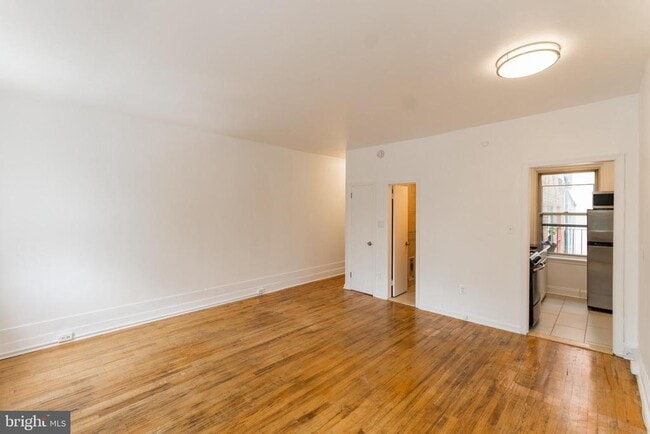 property at 1413 Lombard St