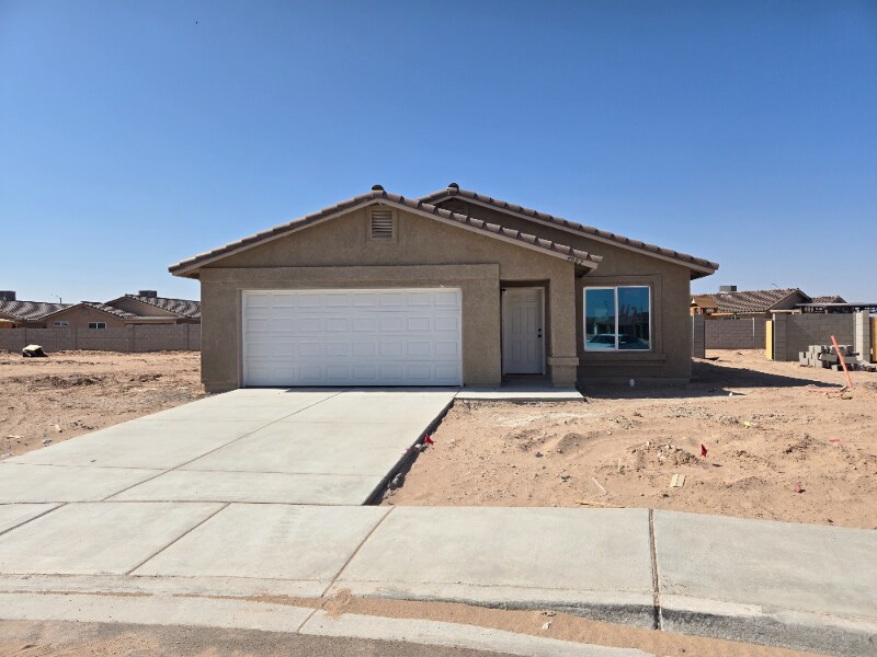 4982 E 46th Pl in Yuma, AZ - Building Photo