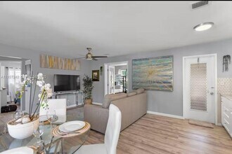 420 SE 9th Ct in Fort Lauderdale, FL - Foto de edificio - Building Photo