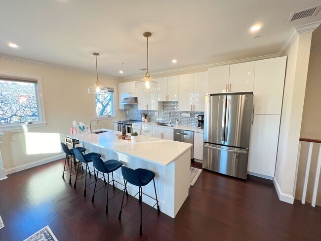 775 E Broadway, Unit 3
