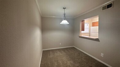 7315 Brompton St in Houston, TX - Foto de edificio - Building Photo