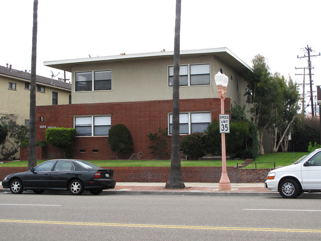 1604 S Catalina Ave in Redondo Beach, CA - Building Photo - Building Photo