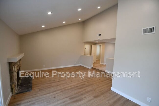 3621 Miramar Way in Oxnard, CA - Building Photo - Building Photo