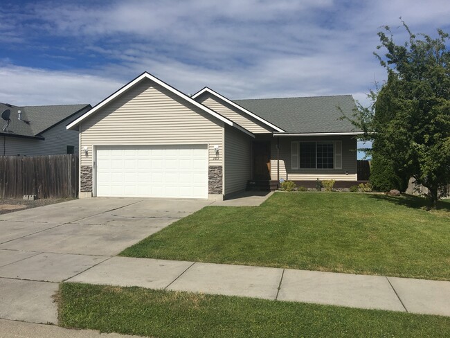 385 E Tiger Ave
