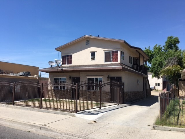 1918 Niles St in Bakersfield, CA - Foto de edificio