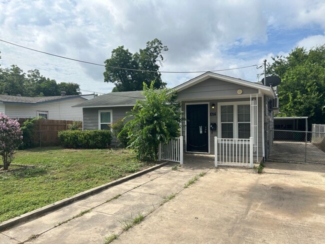 1014 Eldorado St in San Antonio, TX - Building Photo - Building Photo