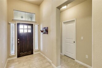 12129 Harpster Bend in Austin, TX - Foto de edificio - Building Photo