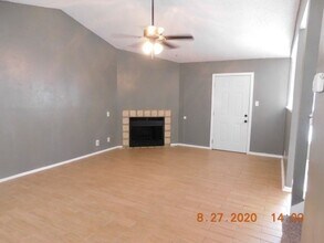 10010 Amber Field Dr in San Antonio, TX - Building Photo - Building Photo