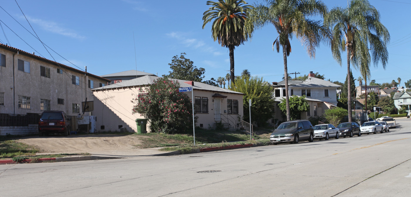 1204 Bellevue Ave in Los Angeles, CA - Building Photo