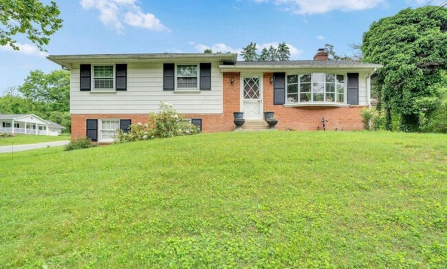 property at 880 Corvair Rd