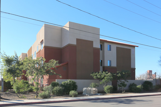 Colter Commons in Phoenix, AZ - Foto de edificio - Building Photo