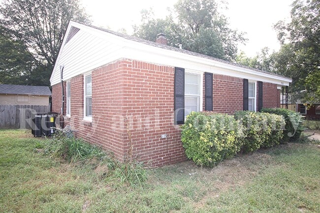 2352 Imogene St in Memphis, TN - Building Photo - Building Photo