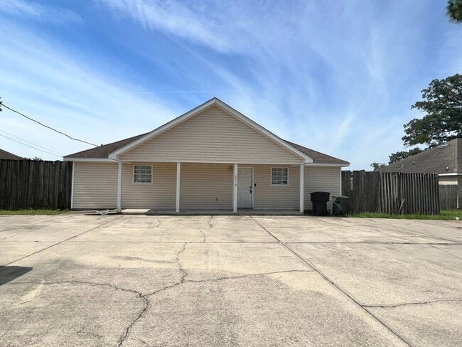 property at 2633 Mission Rd
