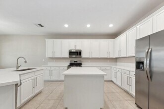 103 Devonshire Cir in Royal Palm Beach, FL - Building Photo - Building Photo