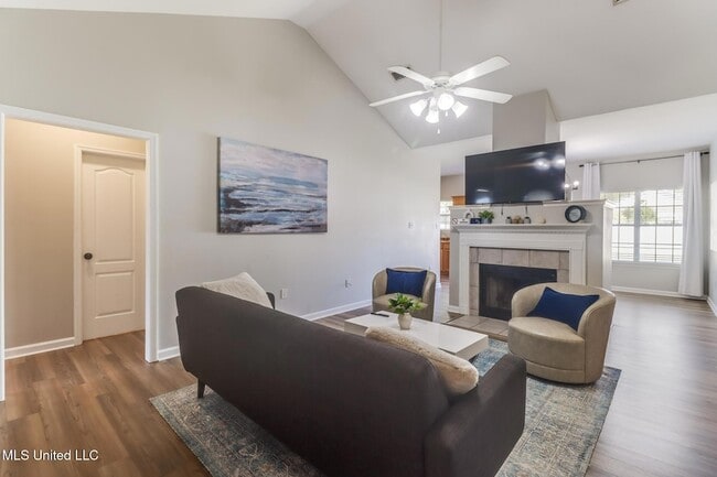 16060 S April Dr, Unit 205 in Gulfport, MS - Building Photo - Building Photo