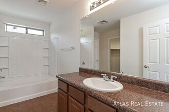 6650 S Blue Wing Dr in Tucson, AZ - Building Photo - Building Photo