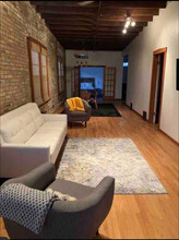 864 N Sacramento Blvd, Unit 2flr loft in Chicago, IL - Foto de edificio - Building Photo