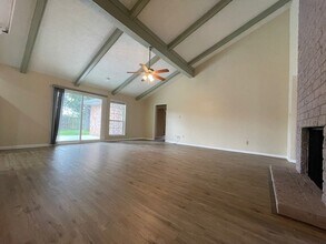 2726 Mesquite Dr in Sugar Land, TX - Building Photo - Building Photo
