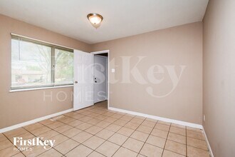 712 Undercliff Dr in Hazelwood, MO - Building Photo - Building Photo