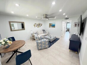 18 Piedmont A in Delray Beach, FL - Building Photo - Building Photo