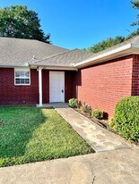 207 H St in Barling, AR - Building Photo