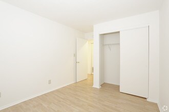 908 N Broadway Ave in Urbana, IL - Building Photo - Building Photo