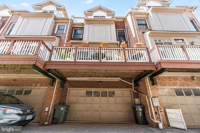 property at 727 N Vermont St