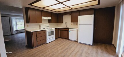 8215 111th St E in Puyallup, WA - Building Photo - Building Photo