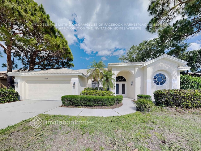 property at 8987 Huntington Pointe Dr
