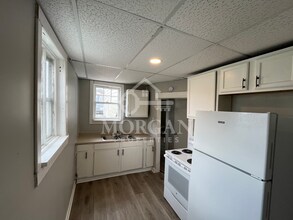 202 E 13th St in Anderson, IN - Foto de edificio - Building Photo