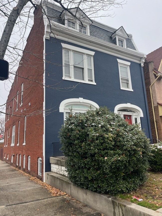 100 N Arthur Ashe Blvd in Richmond, VA - Foto de edificio - Building Photo