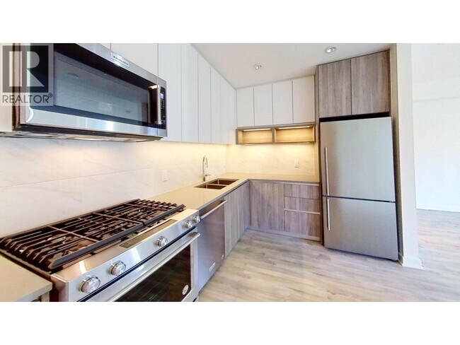 8940 University Crescent in Burnaby, BC - Building Photo - Building Photo